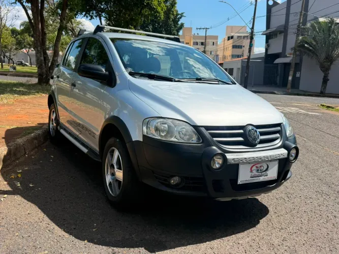 Volkswagen Crossfox 1.6 MI Total Flex 8V 5P 2008