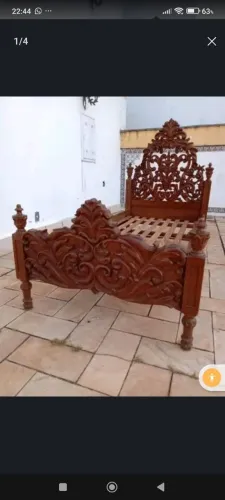 Cama em cerejeira de solteiro