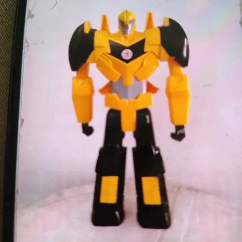 Bumblebee. Titan Hero