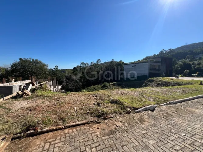 Terreno de 559,24 m² no Itacurubi