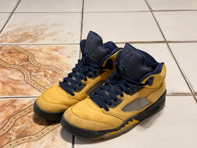 Tênis Air Jordan 5 Michigan (USADO) original