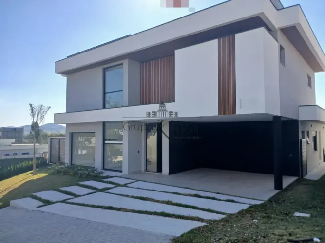 Oportunidade - Casa em Condomínio - Condomínio Colinas do Paratehy - Urbanova - 4 Dormitór