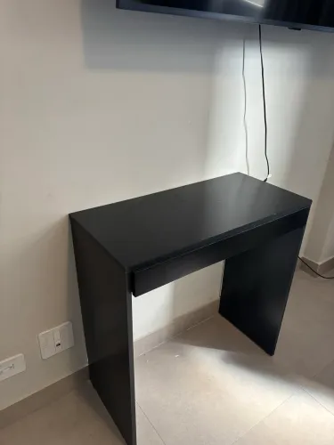 Escrivaninha Compacta Preta com Gaveta
