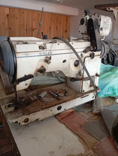 Máquina de costura industrial 