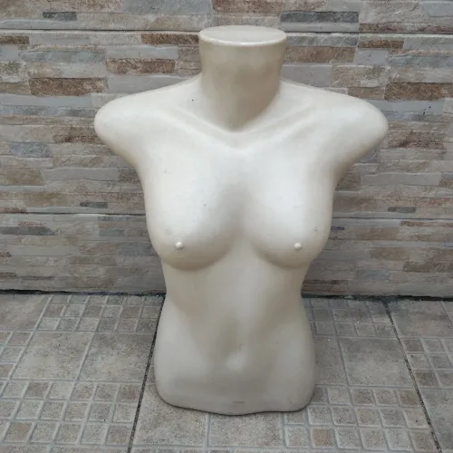 Manequim metade do corpo
