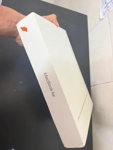 MacBook air M4 13 , 256gb