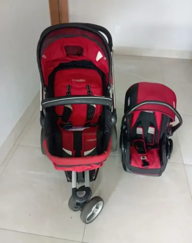 Carrinho e bebê conforto Kiddo