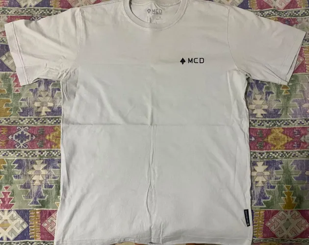 1x Camisa MCD "More Core Division"/Tropical Goth Caligraffiti/Tamanho - "G"