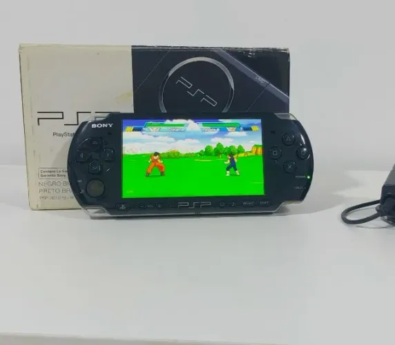 PSP 3000 - desbloqueado, na caixa em muito bom estado