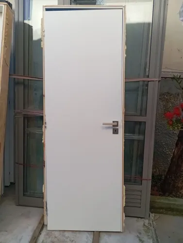 Porta madeira 72 largura x 2.10 altura .