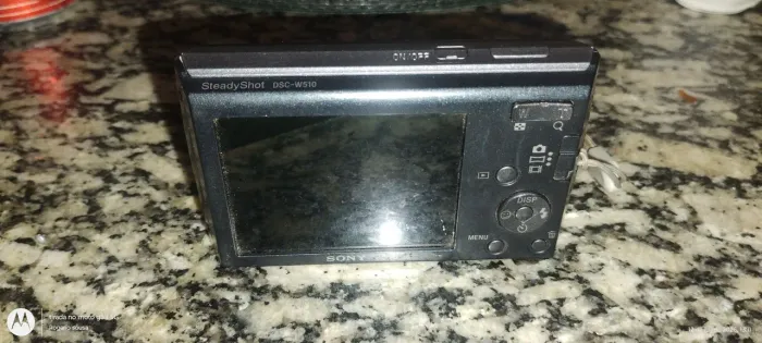 Cyber shot em ótimo estado de novo com carregador e bateria tudo funcionando 