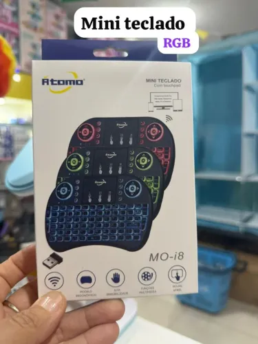 mini teclado sem fio Atomo MO-i8 possui iluminação LED colorida e um touchpad integrado
