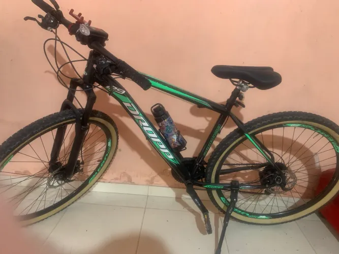 Vendo bicicleta estado de nova