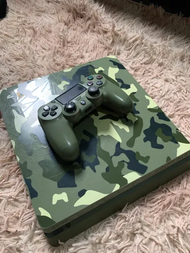 Ps4 Slim edição especial Call of duty WWII