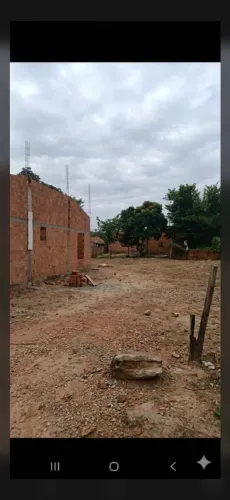Vende-se este terreno