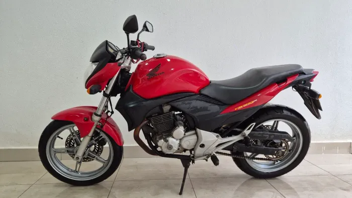Honda CB 300R 2012 - Vermelha | Muito bem conservada