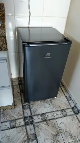 Frigobar Electrolux EM90B 90 litros