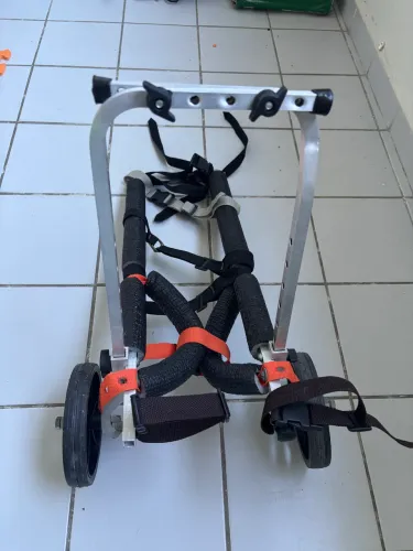 Cadeira de rodas para cachorro TAM M em alumínio