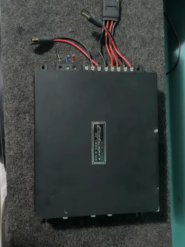 Caixa de som automotivo