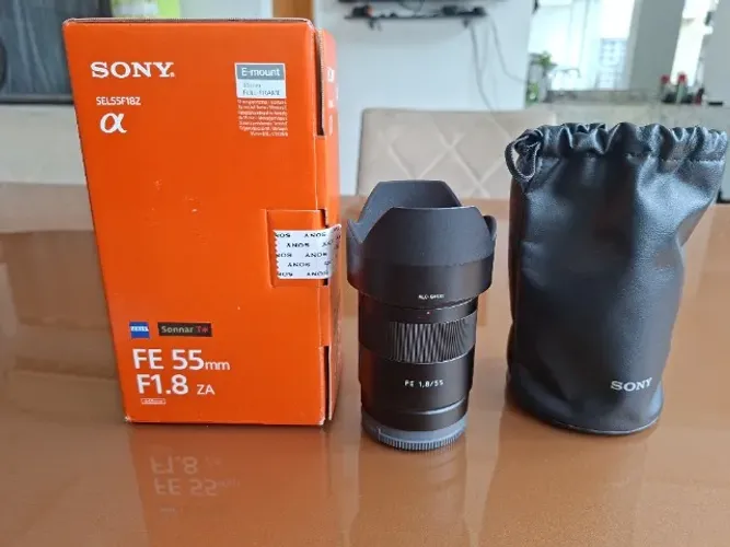 Lente Sony Zeiss 55mm f1.8 - Seminova na caixa