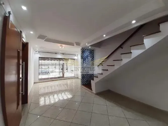 Sobrado com 3 Quartos para Alugar, 153m² - Vila Alpina, Santo André/SP.
