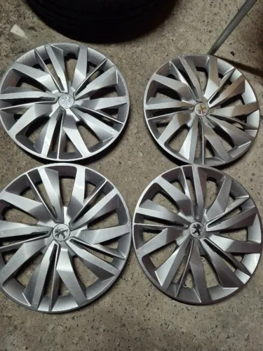 Calotas originais Peugeot 208 aro 15, mas cabe rm qualquer carro aro 15R$ 200,00