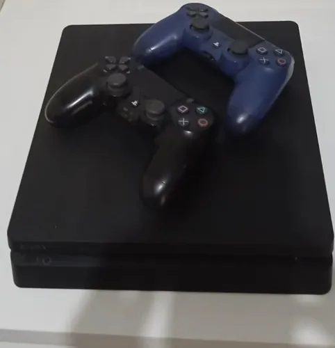 Playstation 4 / PS4