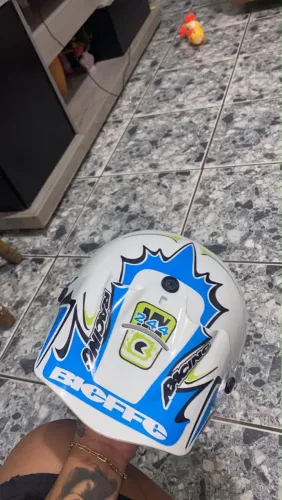 Venda-se capacete
