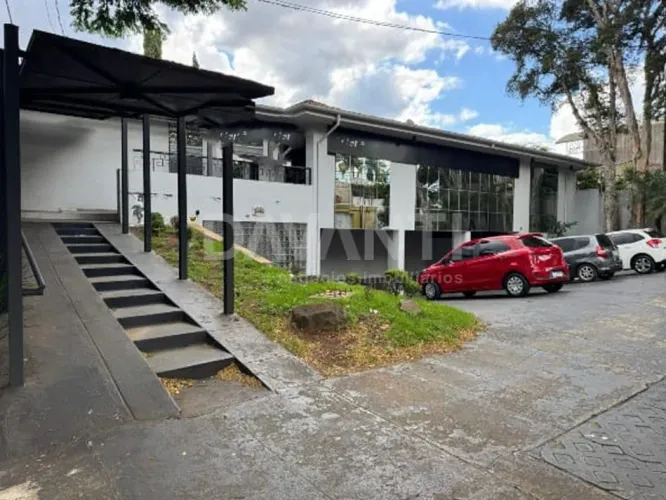 Casa comercial para locação no Jardim das Paineiras em Campinas na Davanti Imóveis.