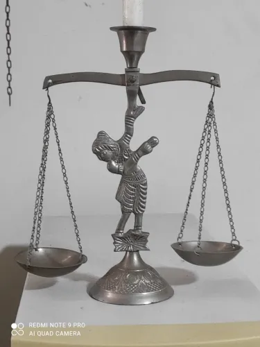 Castiçal, diferente: