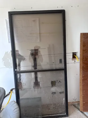 Porta de Correr de Alumínio Preto com Vidro - 2 Folhas + Trilho