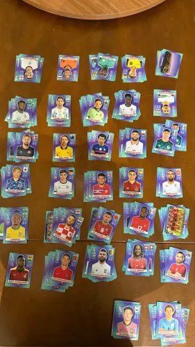 Aceito negociação|130 figurinhas copa do mundo 2022 Qatar