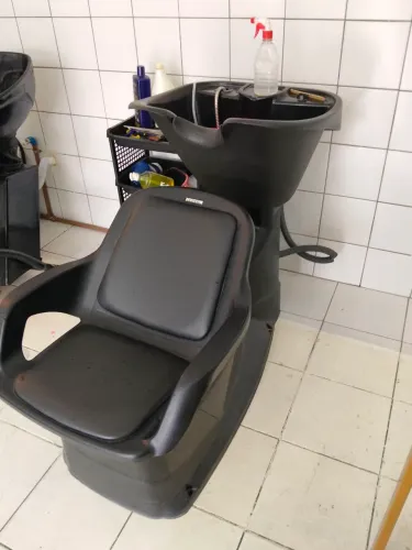 Vende-se lavatório semi-novo