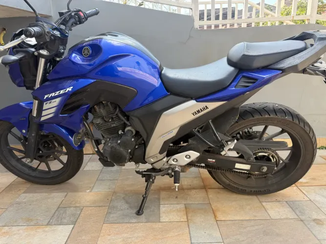 Moto Yamaha Fazer250
