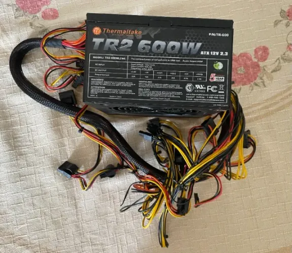 Fonte Thermaltake 600w Tr2, Tr-600