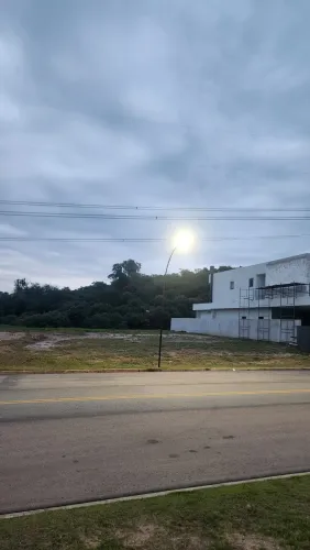OPORTUNIDADE!!! Terreno plano sem vizinho de fundo 420m Portal dos Lagos