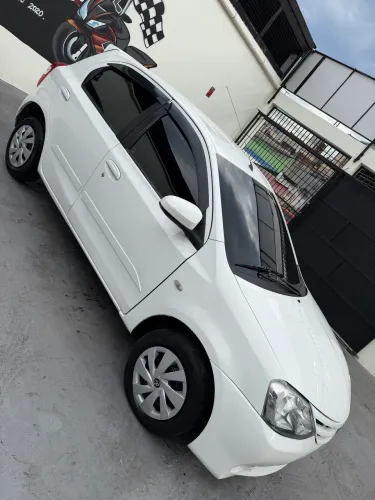 Toyota Etios XS 1.5 Flex 16V 5P Mec. 2014