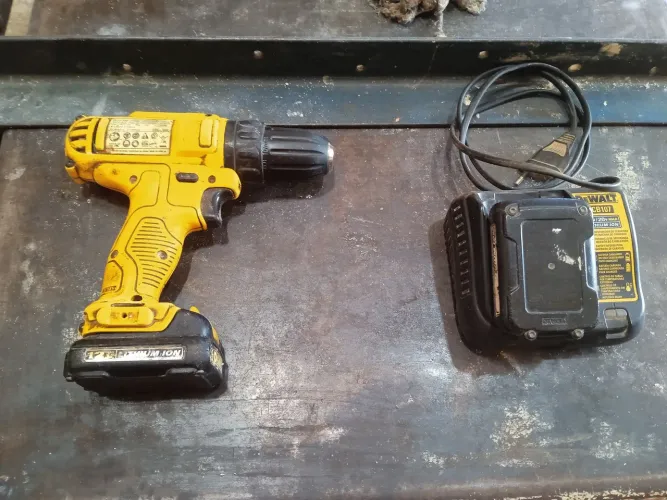 Parafusadeira dewalt 12v