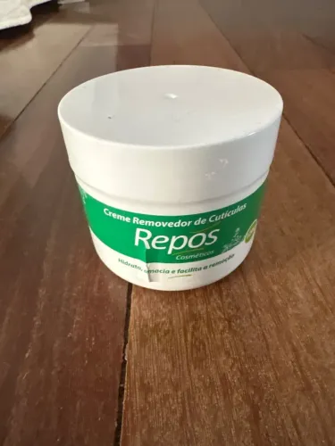 Creme para retirar suas cutículas com facilidade