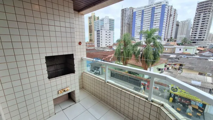 Apartamento à Venda em Praia Grande na Guilhermina com 2 quartos, 1 vaga e 68m²