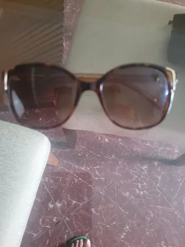 Vendo 2 óculos de marcas 