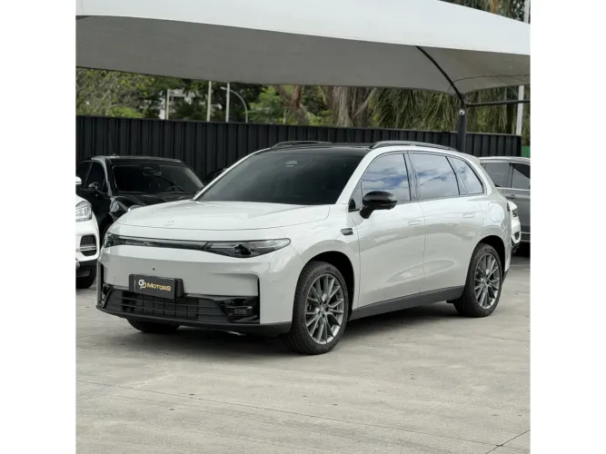 Leapmotor C10 REEV (Híbrido) 2027
