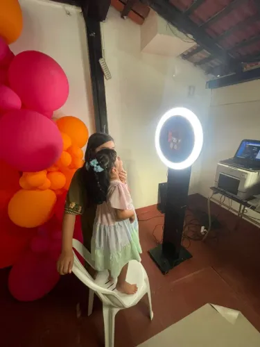 totem de fotos, plataforma 360, cabine fotográfica