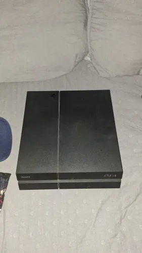 PS4 Usado - leia o anúncio