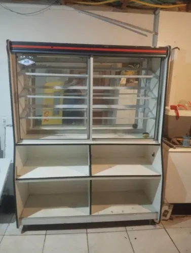 Balcão expositor de pão