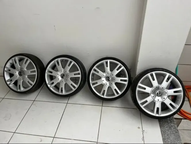 Zunky Toureg aro 17