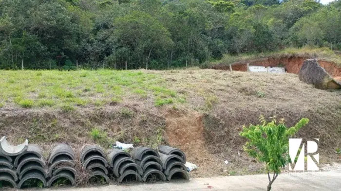 Oportunidade única: Terreno à Venda no Loteamento Santa Clara, Camboriú/SC! Venha conferir