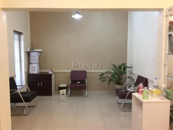 Casa à venda em Campinas, Jardim Guanabara, com 2 suítes, com 330 m²