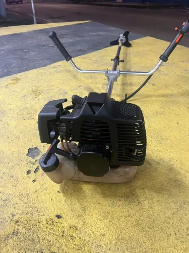 Roçadeira toyama. 52CC