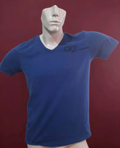 Camiseta Calvin Klein jeans gola v